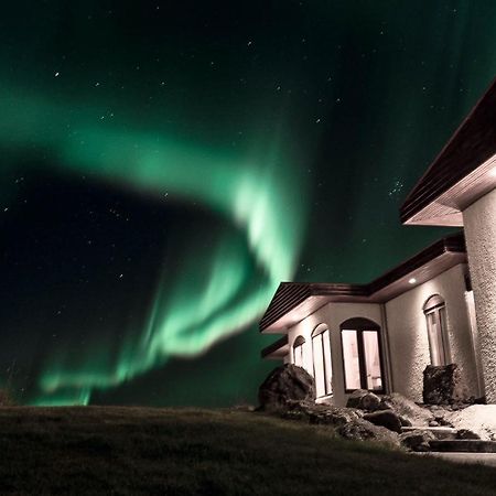 Alka - Cozy Room By The Sea With Private Hot Tub Njarthvik Extérieur photo